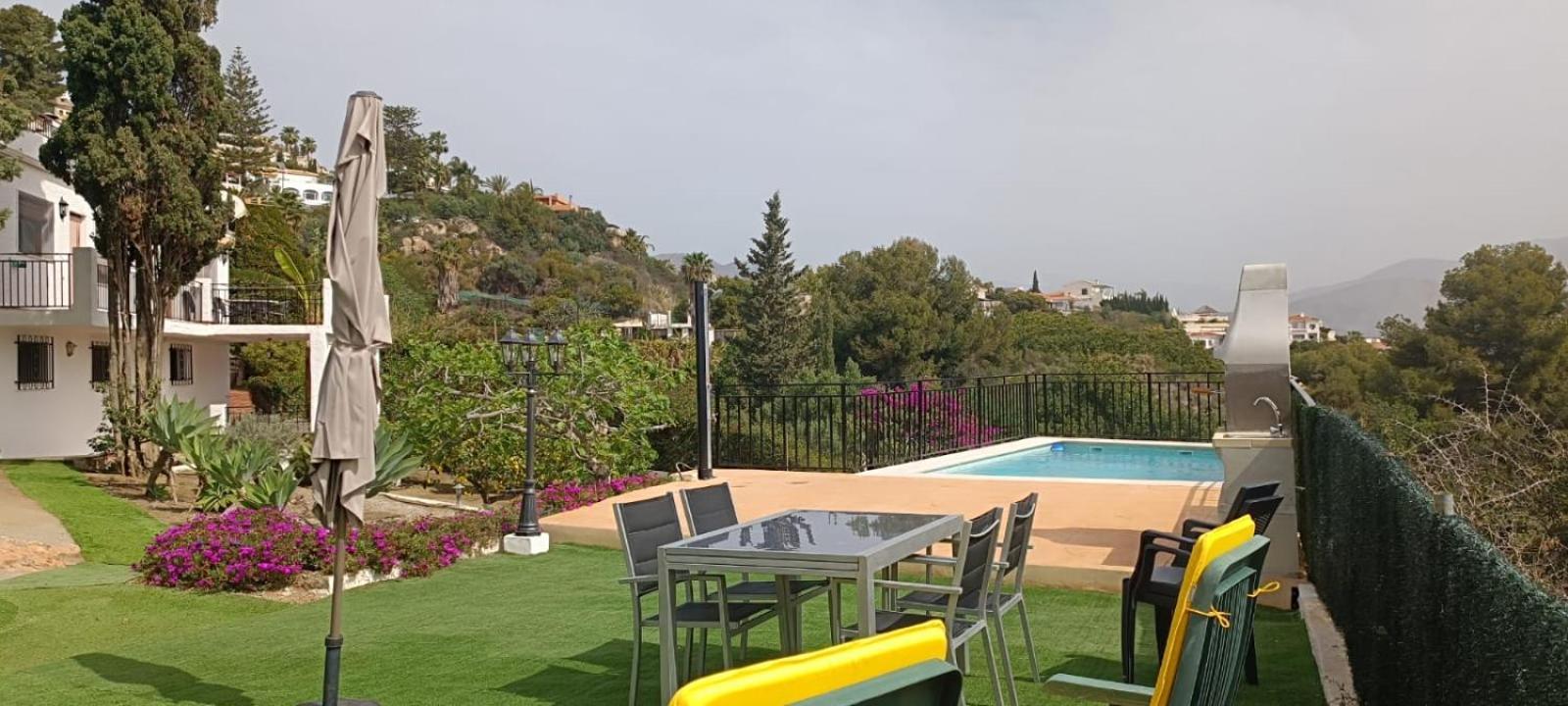 Villa La Torrecica, Con Caracter Andaluz Y Magnificas Vistas Al Mar Y Sierra Nevada Salobreña Exterior foto